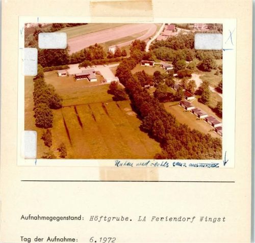 Höftgrube Luftaufnahme Feriendorf Wingst Foto montiert auf Karton