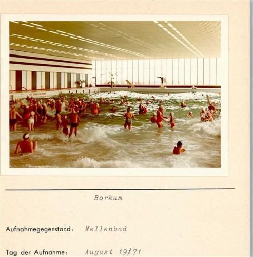 Borkum Wellenbad Innenaufnahme Badekappenpflicht Foto montiert auf Karton