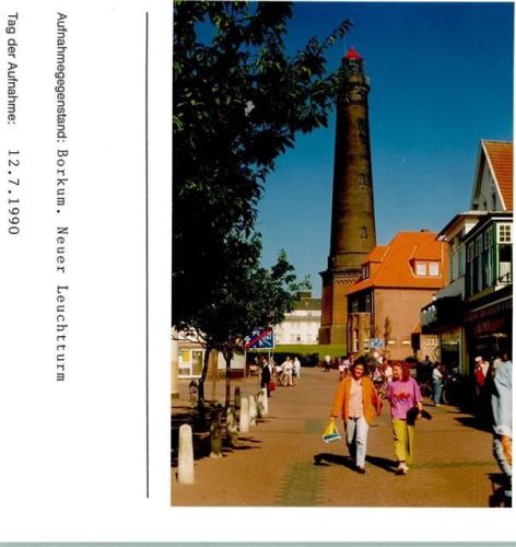 Borkum Neuer Leuchtturm Fußgängerzone Foto montiert auf Karton