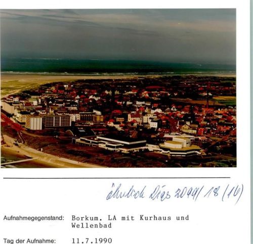 Borkum Luftaufnahme mit Kurhaus und Wellenbad Foto montiert auf Karton