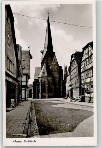 Schotten Stadtkirche Rückseite mit Abschürfungen bzw Kleberesten