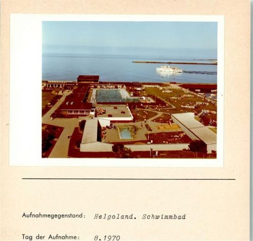 27498 W2192 Helgoland FOTO KEINE AK Schwimmbad Foto montiert auf Karton