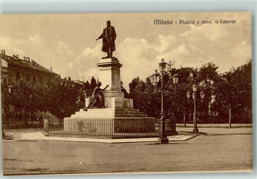 Milano Piazza e mon. a Cavour