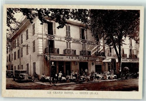 Digne-les-Bains Grand Hotel Oldtimer Tanksäule