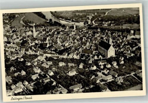 89415 W8882 Lauingen Donau Foto AK Fliegeraufnahme des Ortes mit Stadtpfarrkirche St. Martin