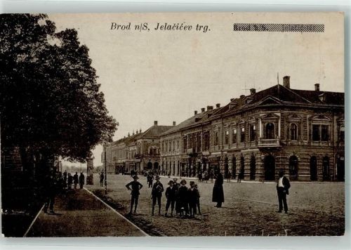 Slavonski Brod Jelacicev trg Korzo