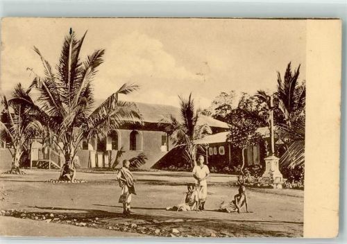 1917 Benediktinermissionäre von St. Ottilien in der Missionsstation Ndanda Tansania Schwarzafrikanische Kinder vor der Station