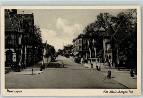 Neuruppin Am Rheinsberger Tor beschrankter Bahnübergang Restaurant Stadtgarten