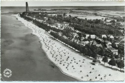 1956 , -Marine-Ehrenmal-, Höhe 85 m ü.d.M., 335 Stufen, Luftaufnahme, Strand,Schöning & Co