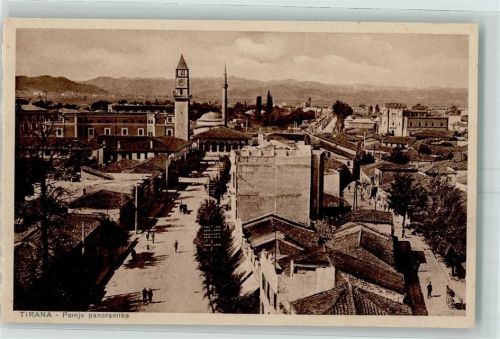 Tirana - Straße Kirche