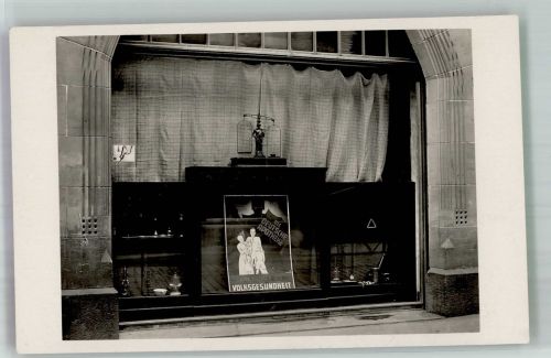 W6520 Worms Stadtapotheke Eugen Kirchner Emailleschild im Schaufenster Volksgesundheit Weimarer Republik Apotheke 1925 Foto AK
