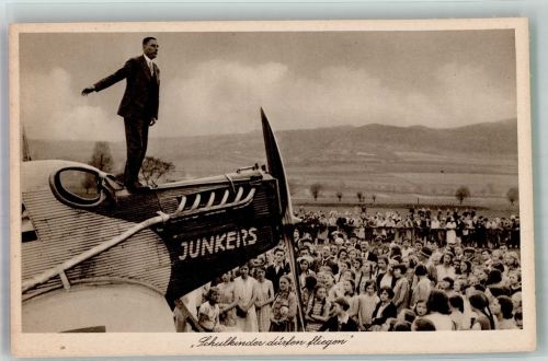 Schulkinder dürfen fliegen , Stimmungsbild von dem wandernden Rundflugbetrieb Junkers