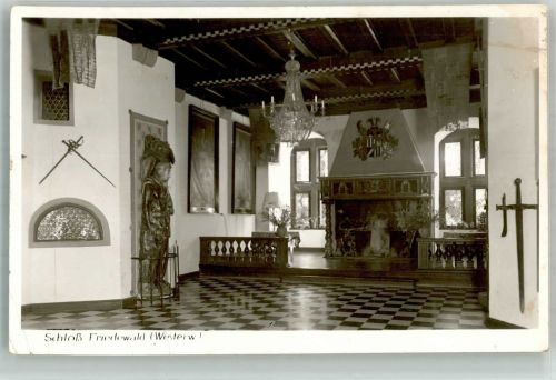 57520 W5241 Friedewald , Westerw Foto AK Schloss Kronleuchter Wappen