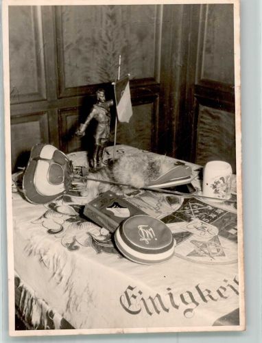 W7750 Konstanz Utensilien Wappen Tönnchen Korbschläger Fuchsschwanz Studentika 1958 Foto AK