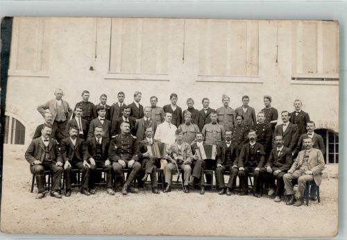 Geige Uniform Gruppenfoto Ziehharmonika