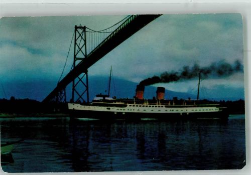 Vancouver Lion`s Gate Bridge Dampfer