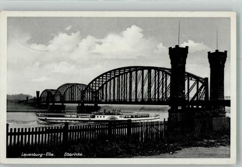 W2058 Lauenburg , Elbe Raddampfer Hugo Basedow unterhalb der Elbbrücke Verlag Lagerbauer 2206 Elbeschiff Foto AK