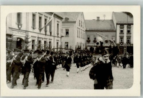 93413 W8490 Cham , Oberpf Foto AK Schäfflertanz Blaskapelle Ort handschriftlich