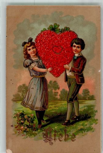 Mädchen und Junge mit großem roten Herzen verkörpern die Liebe Kinderpoesie Prägedruck