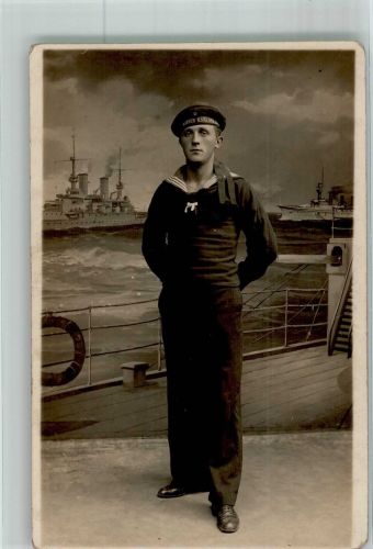 W2300 Kiel , Ostsee Matrose der deutschen Kriegsmarine in Uniform Ort lt. Fotograf Carl Dreyer Marine WK I