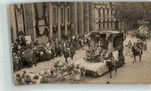 32756 W4930 Detmold Foto AK Festzug Mottowagen Ort handschriftlich