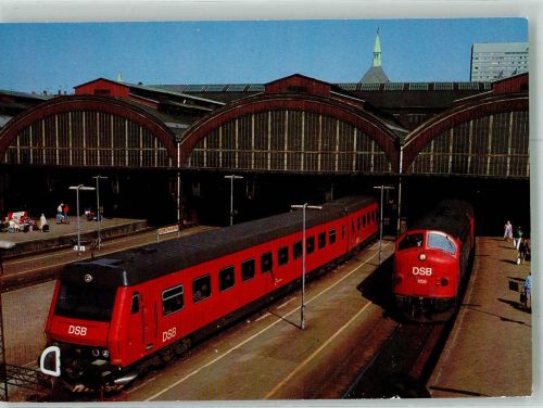 Kopenhagen København Diesellokomotiven der DSB im Hauptbahnhof Lokomotive