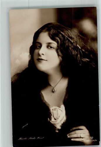 Portrait von Minola Mada Hurst GG & Co. 534/4 Opernsänger