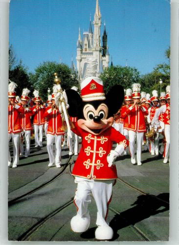 Anaheim Mickey Mouse führt in der Walt Disney World die Musikkapelle an Walt Disney Foto AK