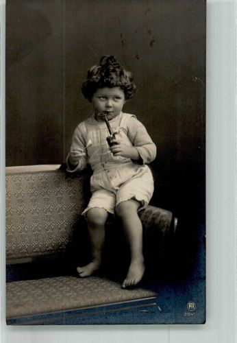 Kleines Kind mit Pfeife Nr. 2041/3 Rotophot 1909