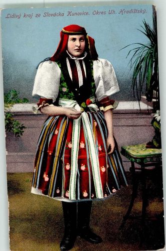 Lidivy kroj ze slovacka Kunovice Trachten Slowenien 1913