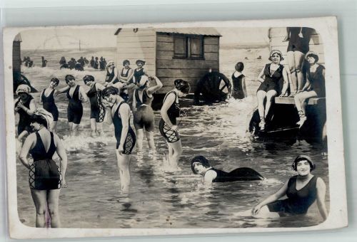 Ostende Oostende Frauen im Badeanzug Bademode Fotomontage 1914 Fotomontage AK
