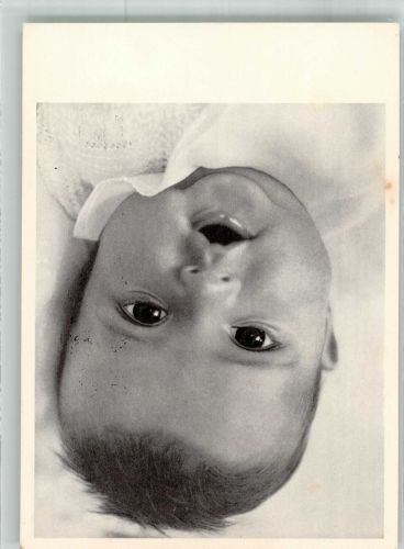 Bern Berne Portrait eines Babys Wohlfahrtskarte Kanton-bernisches Säuglings- und Mütterheim Fotograf Hans Steiner Hilfsorganisation 1945 Foto AK