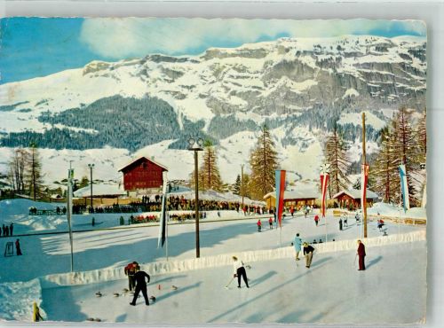 Flims Curling- und Eisplatz Flims-Waldhaus mit Flimserstein Fotograf Jules Geiger Curling Foto AK
