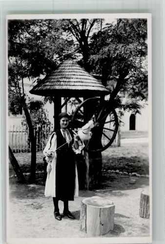 Frau mit einer Spindel Spinnerei