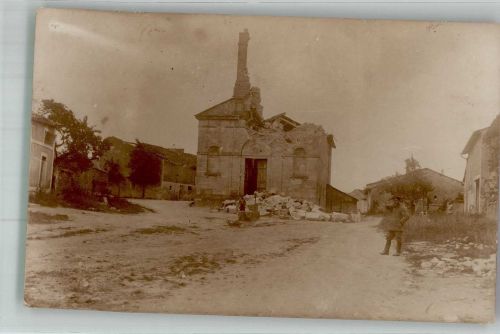 69210 Savigny Foto AK Trümmer Kirche Uniform WK I Ort handschriftlich