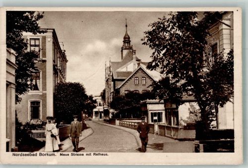 26757 W2972 Borkum Gebrauchsspuren Neue Straße mit Rathaus