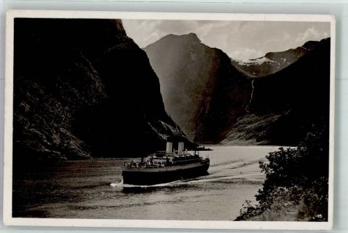 Passagierdampfer der KdF in der Naerobucht Norwegen Schiffspost WK II Dampfer Monte Olivia 1937 Foto AK