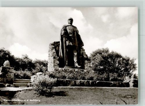W2331 Ascheffel Statue des Reichskanzlers auf dem Aschberg Fotograf Steinbach Bismarckdenkmal Foto AK