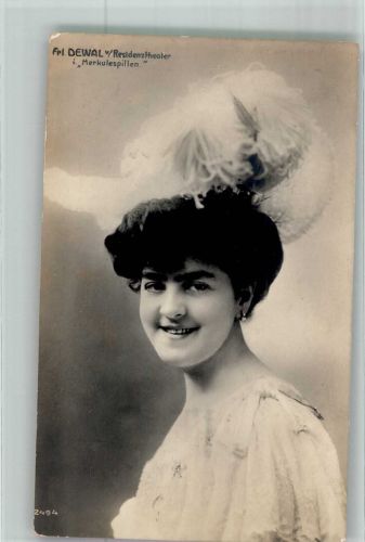 Portrait von Marie Dewal in Herkulespillen am Residenztheater Theaterschauspieler