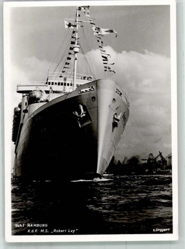 W2000 Hamburg Bugansicht des Passagierschiffes der KdF Fotograf Von Seggern Dampfer Robert Ley Foto AK
