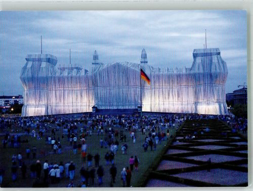 W1000 Berlin Mitte Der von Christo verhüllte Reichstag Fotograf Wolfgang Volz Kunstgeschichte Berlin Foto AK