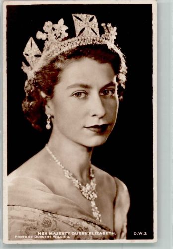 Die junge Königin Queen Elizabeth Fotograf Dorothy Wilding Adel England Foto AK