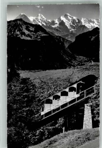 Interlaken Drahtseilbahn Interlaken-Harderkulm mit Eiger Mönch und Jungfrau Fotograf Gyger Zahnradbahn Foto AK