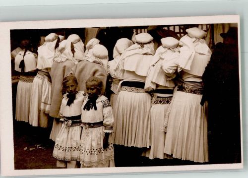 Foto Karel Picka Frauen u. Kinder aus Zliechov Trachten Slowakei