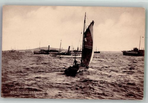 Montevideo Foto AK Segelboote Dampfschiffe La Bahia