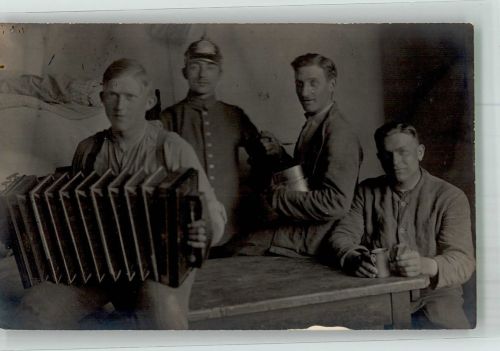 Soldaten WK I Pickelhaube Ziehharmonika