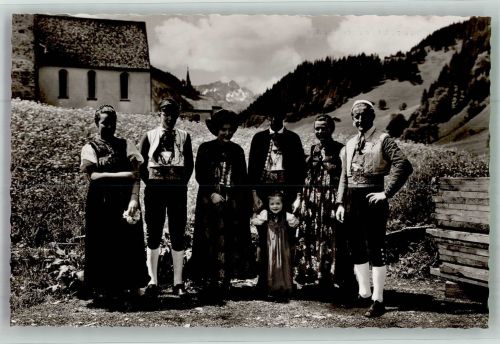 Riezlern , Kleinwalsertal Tracht Kleinwalsertal Trachten Österreich Foto AK