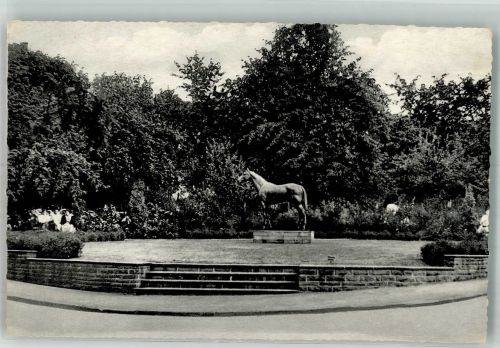 37699 W3476 Fürstenberg , Weser Foto AK Hussmannplatz Bronzestatue eines Pferdes