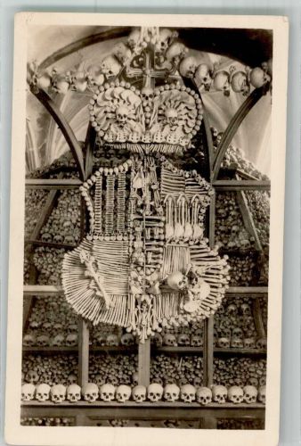 Kutna Hora Kuttenberg Beinhaus v. Sedlec Skelett