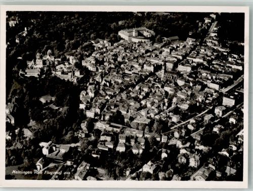 98617 O6100 Meiningen 1940 Foto AK Fliegeraufnahme des Ortes mit Schloss Elisabethenburg und Stadtkirche